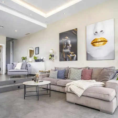 Rg133 - Spacious 3 Bed In Prime Location