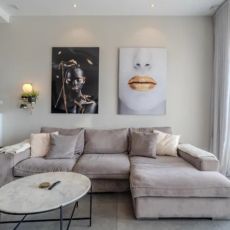 Rg133 - Spacious 3 Bed In Prime Location