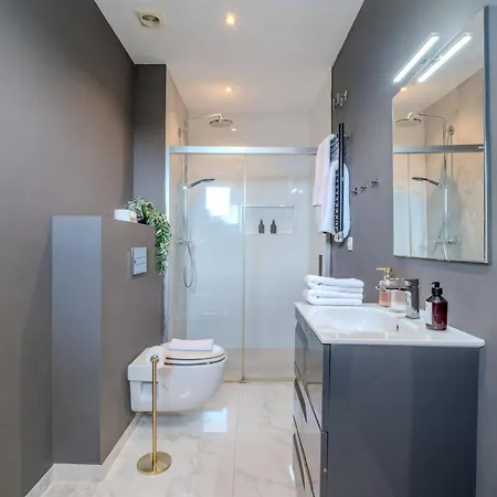 Apartment Rg133 - Spacious 3 Bed In Prime Location *